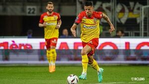 El Lens se mantiene en la pelea