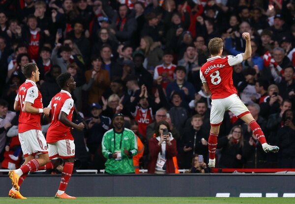 Versus / Arsenal derrota al Chelsea en el derbi y por ahora vuelve a tomar el liderato de la Premier League
