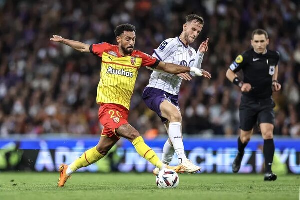 El Lens se mantiene en la pelea - Fútbol Internacional - ABC Color
