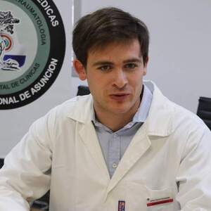 Estudiantes de la Universidad de Edimburgo realiza pasantía en FCM-UNA - trece