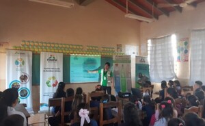Desarrollan charla sobre reciclaje