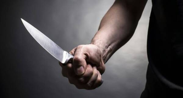 Abuelo fue imputado por agredir con un cuchillo a su doña y su nieta