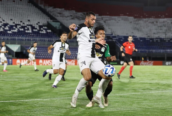 Tacuary se reivindica y gana su primer partido en la Sudamericana - La Tribuna