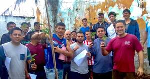 La Nación / Reos aprenden siembra de frutilla en penal Tacumbú
