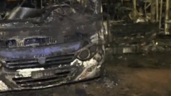 Seis buses del transporte público se incendian en Areguá