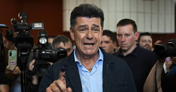 La Nación / “Efraín tiene que irse ahora”, admite Tito Saguier