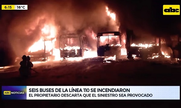 Seis buses de la Línea 110 son consumidos por las llamas
