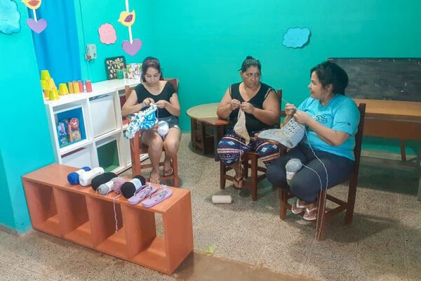 Mujeres privadas de libertad encuentran en el crochet una oportunidad de reinserción social