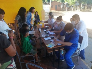 Brindan asistencia médica en la Comunidad Maka de Mariano Roque Alonso