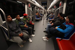 El Metro de Quito llevó más de 25.000 viajeros en el primer día de venta de boletos - MarketData