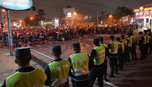Fiscalía y Policía “seguirán haciendo su trabajo”, advierte fiscala a manifestantes - Nacionales - ABC Color