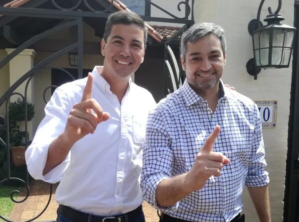 Reunión interna entre Abdo Benítez y ministros se habría dado por el futuro traspaso de gobierno - Política - ABC Color