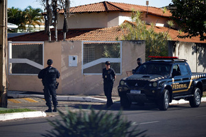 Allanan la casa de Bolsonaro y detienen a 6 excolaboradores por fraudes con vacuna de Covid-19 - .::Agencia IP::.