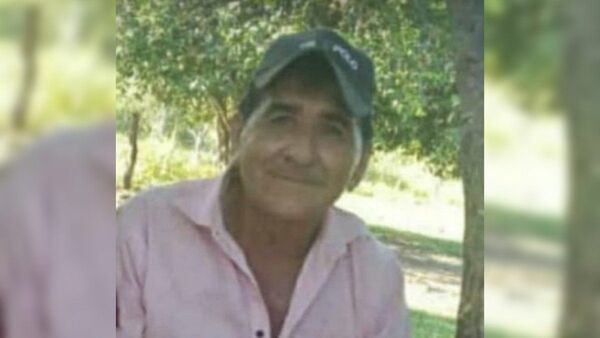 Asesinan a tiros y puñaladas a un hombre frente a su casa