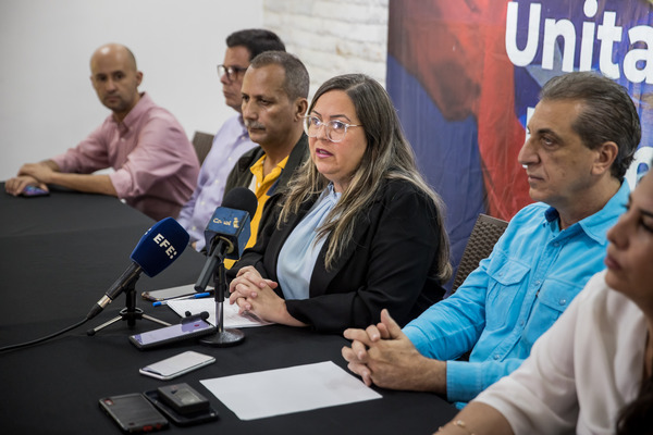 Antichavistas tildan de "migajas" aumento en bonos para empleados venezolanos - MarketData