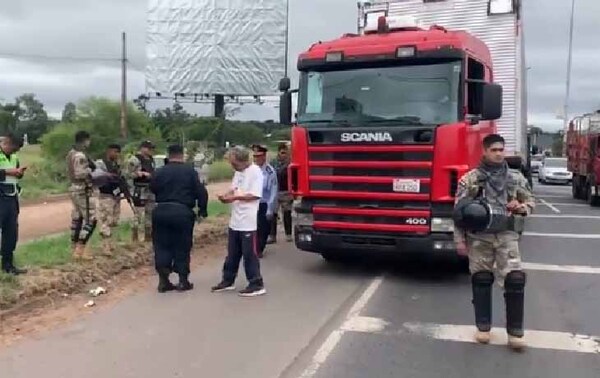 Camión que transportaba máquinas de votación a Argentina sufrió desperfecto – Prensa 5