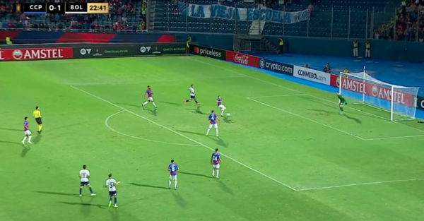 Versus / ¡Noche de terror! El increíble gol en contra de Robert Piris Da Motta