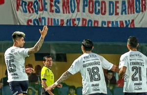 Cerro sufre goleada en casa y se complica