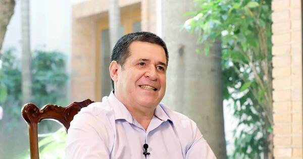 La Nación / El Partido Colorado seguirá estando al servicio de la gente, afirmó Horacio Cartes