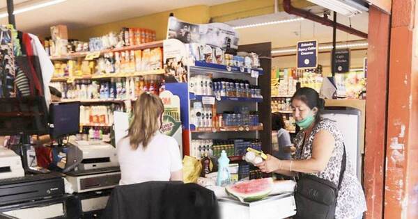 La Nación / Viral: almacenera “carera” cuestionó a clienta “infiel” y se desató el debate