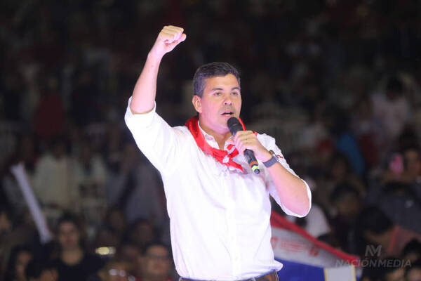 “Yo voy a cumplir lo que venía diciendo en campaña" dijo el nuevo presidente de los paraguayos