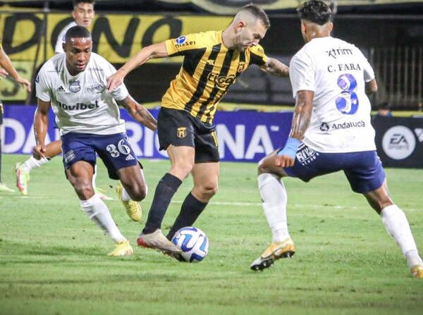 Guaraní iguala en casa y dilapida oportunidad de ser lider - La Tribuna