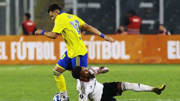 Boca Juniors golpea a Colo Colo en Santiago