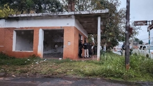 Hallan muerto a un bebé recién nacido en una casa abandonada en Caaguazú - Noticiero Paraguay