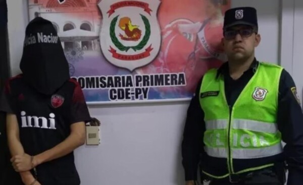 Tras asaltar a Moto Bolt, detienen a joven delincuente