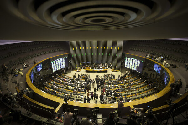 Avanza en Brasil un proyecto de ley que prevé la igualdad salarial de género - MarketData