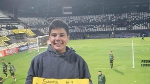 [VIDEO] Un mitã'i viajó ¡400 kilómetros! para hacerle un pedido a un pelotero