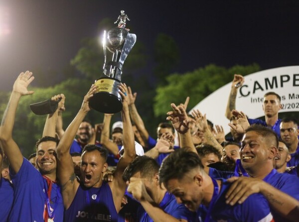 Selección encarnacena de fútbol se enfrenta a un desafío internacional en la Copa San Isidro de Curuguaty.