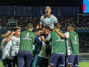 Goleada de Bolívar a Cerro sorprende hasta a los propios bolivianos · Radio Monumental 1080 AM