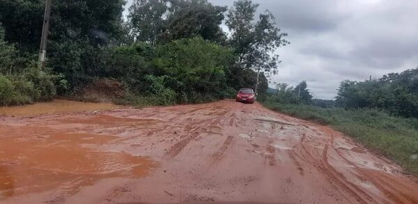 En Carapeguá, con cada lluvia los caminos rurales quedan intransitables - Nacionales - ABC Color