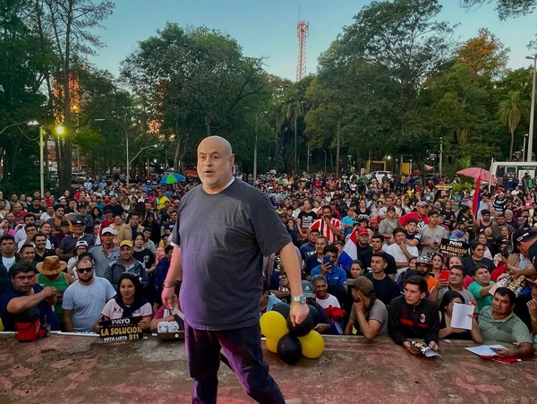 Paraguayo Cubas, el tercero en disputa tras denunciar un presunto "fraude" en las elecciones generales del 30 de abril - Revista PLUS