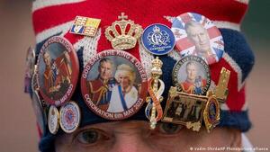 Chocolates, juguetes y más: homenajes en la coronación del rey Carlos III
