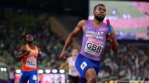 Suspenden a exdirector de atletismo inglés por decir que velocistas negros son mejores porque "escapan de los robos"