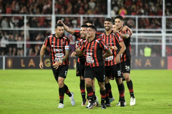 Versus / Patronato logra su primer triunfo en la Copa Libertadores y se acomoda en el grupo