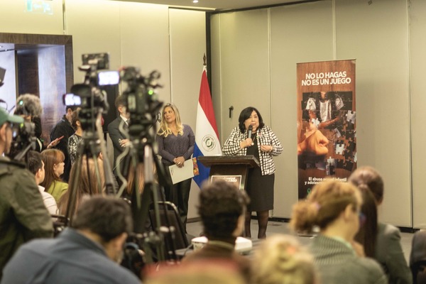 Ministra de la Niñez cuestiona elección de Mbururu como senador - trece