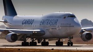 Desde EEUU ordenan decomiso del avión iraní detenido en Argentina