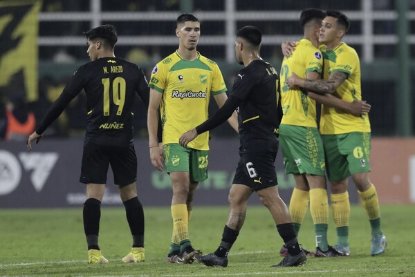 Diario HOY | Defensa y Justicia vapulea a Peñarol en la Sudamericana