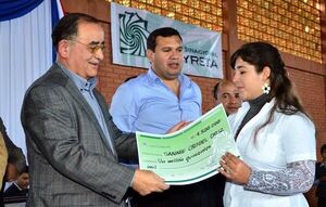 Cuándo se pagan becas y programa Ñepytyvo de la EBY?