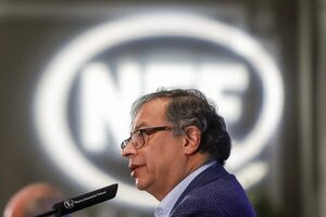 Petro pide alianza de “política y capital verde” para frenar cambio climático - Mundo - ABC Color