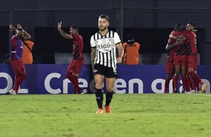 Libertad vuelve a perder y se complica en la Libertadores