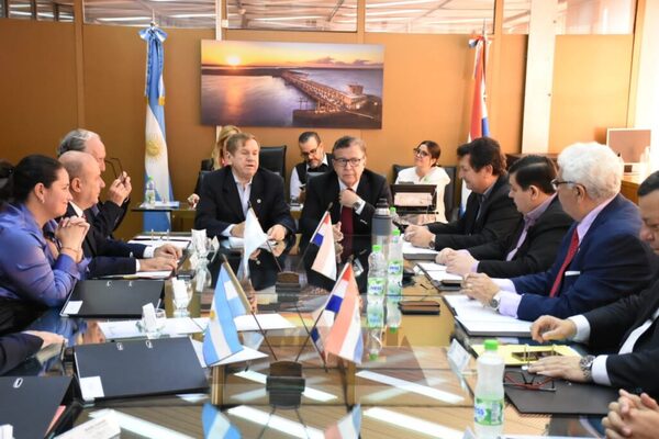 Aprueban convenios para seguir apoyando a municipios de Caaguazú y Gobernación Itapúa - .::Agencia IP::.