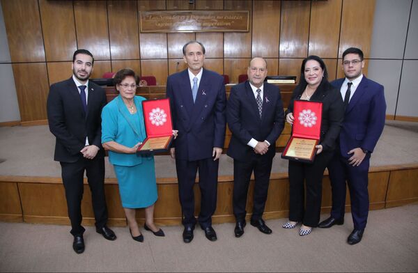 Legisladores rinden homenaje póstumo al exsenador Roberto Acevedo