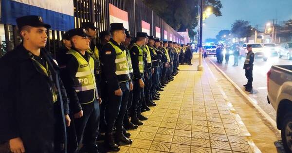 La Nación / Policía Nacional despliega operativo de seguridad en inmediaciones al TSJE