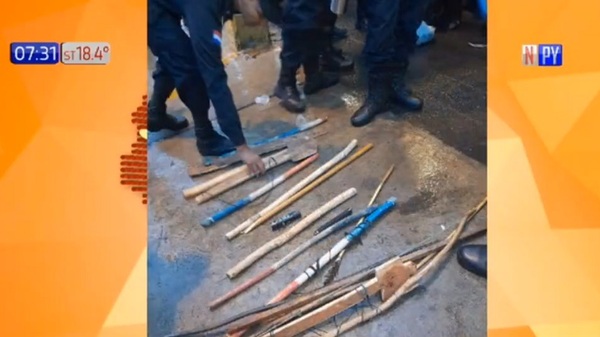 Incautan armas blancas y contundentes en poder de supuestos manifestantes - Noticias Paraguay