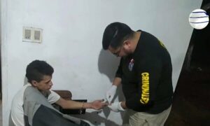 Enfermero pudo atrapar a motochorro que disparó su camioneta y lo quería asaltar