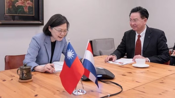 La presidenta de Taiwán felicitó a Santi Peña por su triunfo en las elecciones